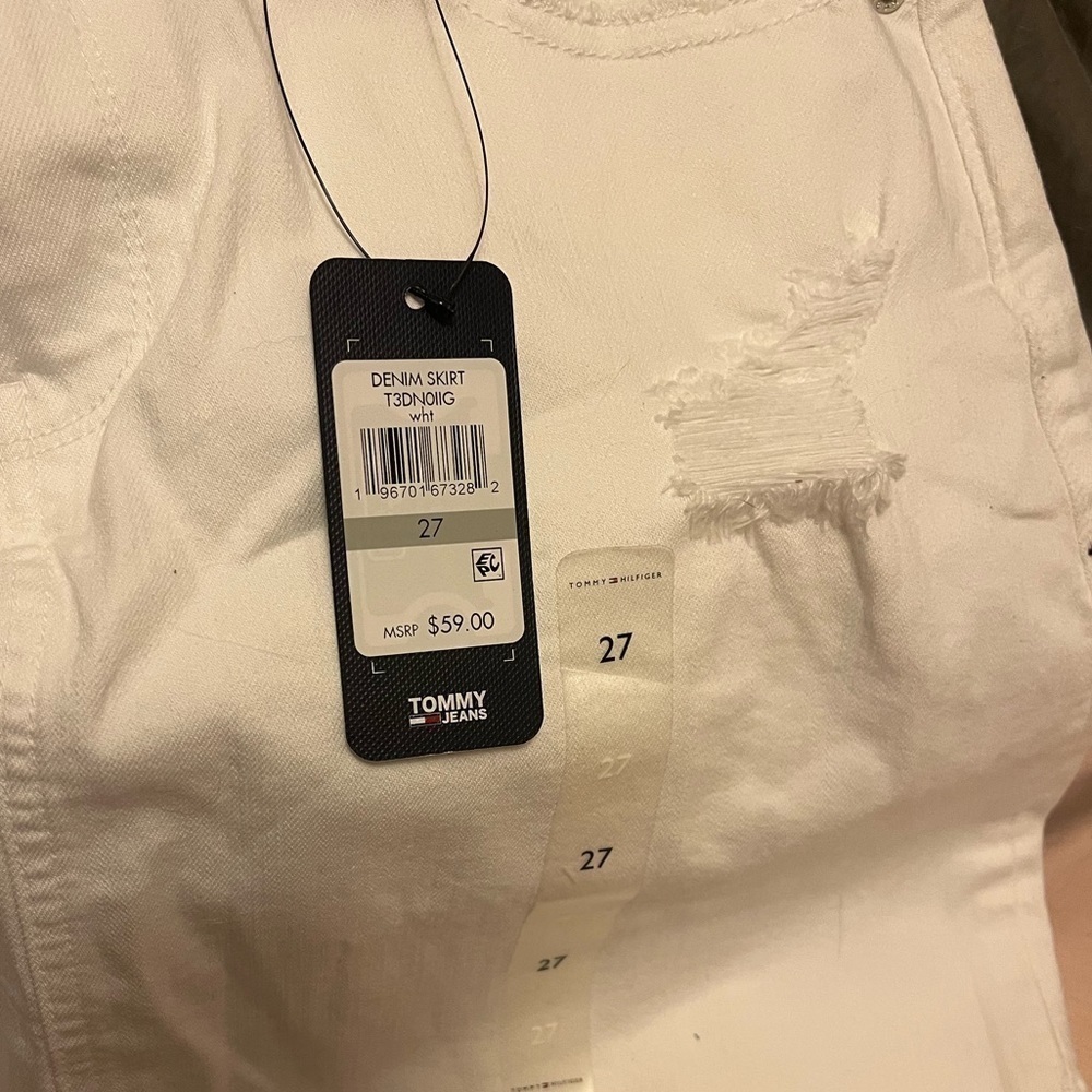 Tommy Jeans Ripped Raw-Hem Denim Skirt - Picture 5 of 6
